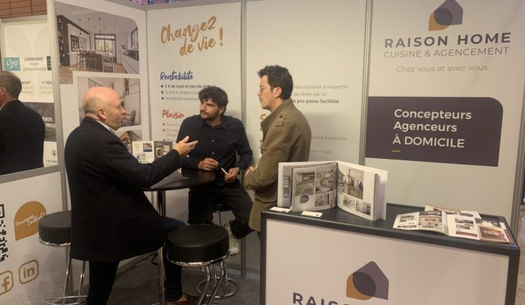 Photo d'un stand Franchise Raison Home lors d'un salon