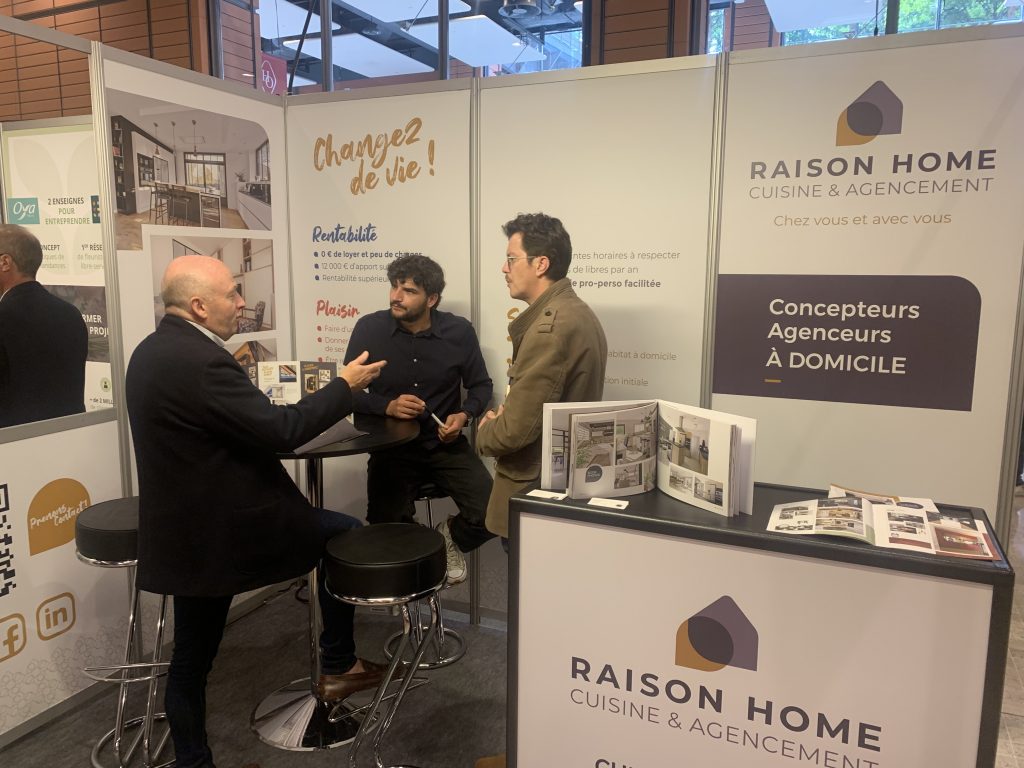 Photo d'un stand Franchise Raison Home lors d'un salon