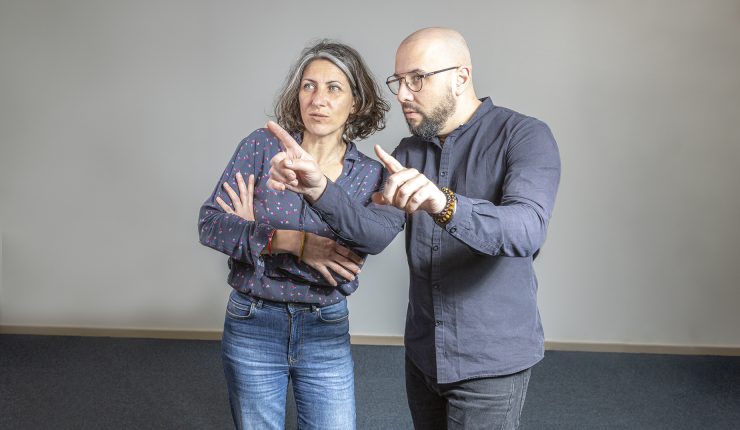 Raison Home, Cuisine Et Agencement : Portrait Entre Un Franchisé Et Un Client Pour Présenter Et évaluer Le Projet Ensemble. Concevons à Votre Domicile Les Meilleures Solutions Pour Votre Intérieur. Raison Home, La Palmeraie, Zi Du Bois De Soeuvres, 3